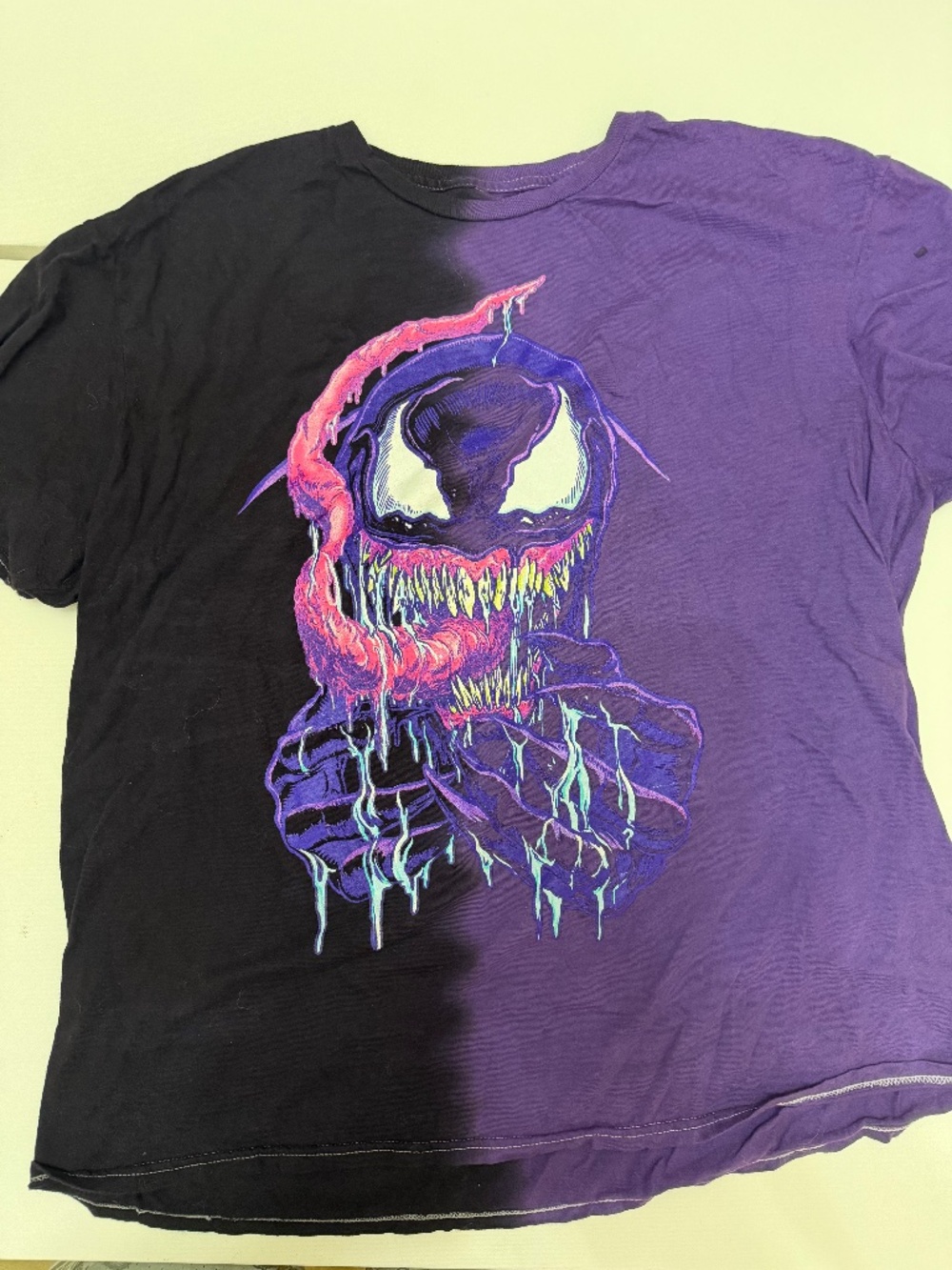 Marvel Venom Split Black Purple Graphic T-Shirt Men’s XL